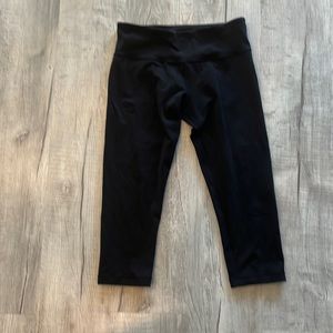 Size 8 Lululemon capri leggings in black